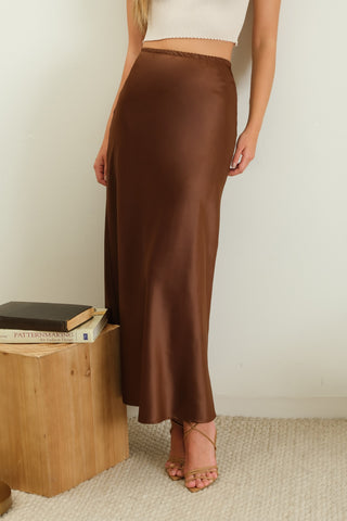 Social and Chic Skirt Brown